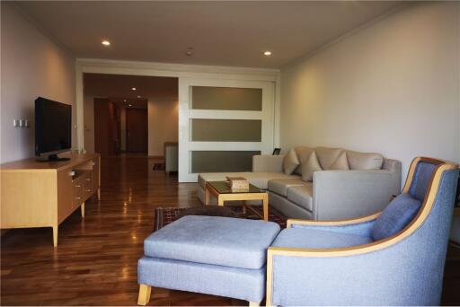 Modern 3+1bed 4bath 3 balconies, pet friendly & fully equipped kitchen in Phrom Phong