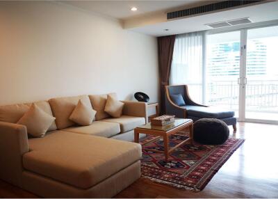 Modern 3+1bed 4bath 3 balconies, pet friendly & fully equipped kitchen in Phrom Phong