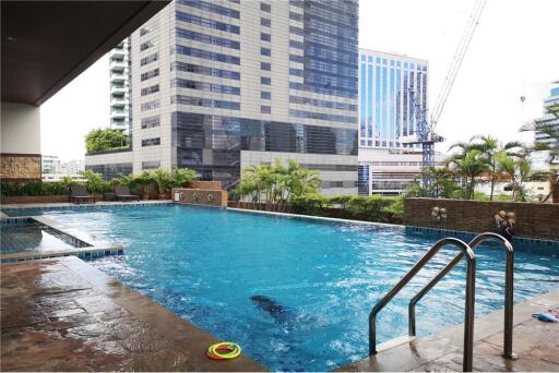 Modern 3+1bed 4bath 3 balconies, pet friendly & fully equipped kitchen in Phrom Phong