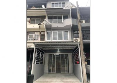 4-storey townhouse(18sqw) for sale with Tenant in Ekkamai-Phrakanong - 920071001-9523
