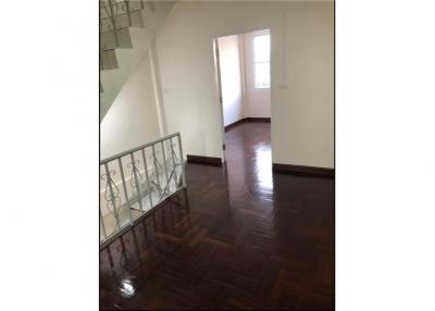 4-storey townhouse(18sqw) for sale with Tenant in Ekkamai-Phrakanong - 920071001-9523