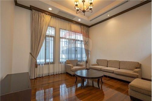 Luxury Villa Sathorn 4 Bedrooms 1 Family room