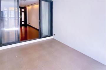 For rent: Pet-friendly apartment with 4+1 bedrooms located in Sukhumvit 31 near BTS Phrom Phong. - 920071001-9402