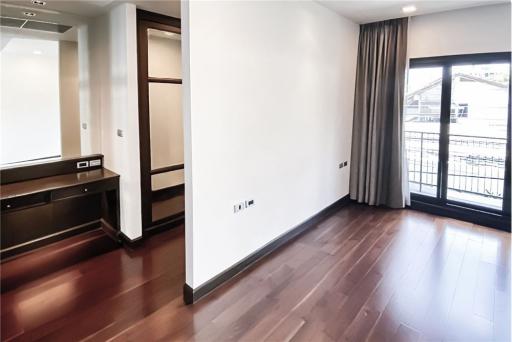 For rent: Pet-friendly apartment with 4+1 bedrooms located in Sukhumvit 31 near BTS Phrom Phong. - 920071001-9402