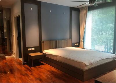 For rent spacious 3+1 bedrooms Wireless Road BTS Ploenchit