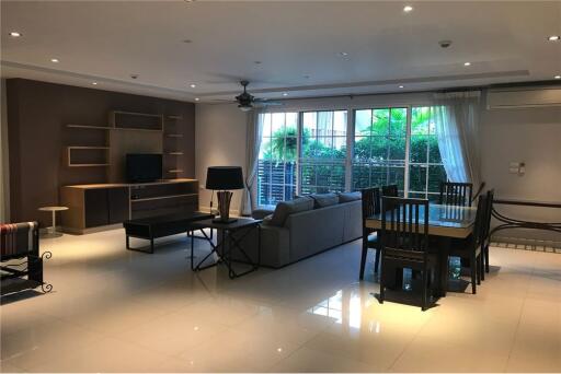 For rent spacious 3+1 bedrooms Wireless Road BTS Ploenchit - 920071001-9385