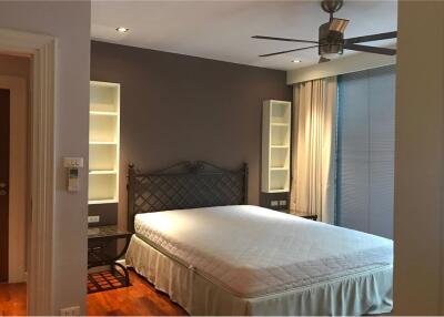 For rent spacious 3+1 bedrooms Wireless Road BTS Ploenchit - 920071001-9385