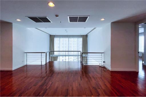 Pet freindly penthouse 4 beds Sukhumvit 24 BTS Phrakanong