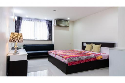 Newly renovated pet-friendly fully furnished BTS Phrom Phong.