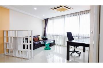 Newly renovated pet-friendly fully furnished BTS Phrom Phong.