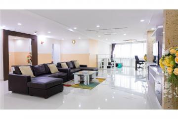 Newly renovated pet-friendly fully furnished BTS Phrom Phong.