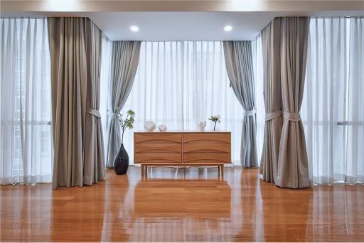 Covid Price! Langsuan Ville 2 Bed, Chidlom BTS