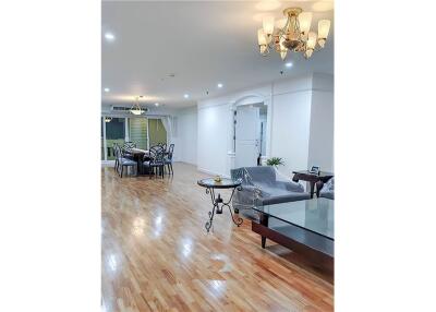 Renovated 4 bedroom apartment Sukhumvit 20 - 920071001-9343