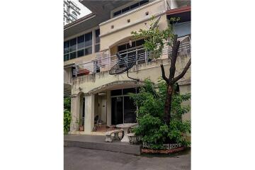 Rare House & Land in Sukhumvit 39. 279 SQW