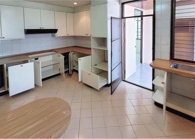 Pet friendly 3 bedroom Sukhumvit 23 BTS Asoke - 920071001-9314