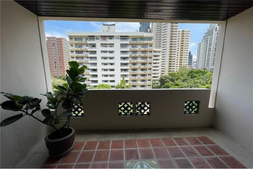 Big room with private big balconies