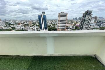 Renovated modern duplex penthouse near Thonglor - 920071001-9053