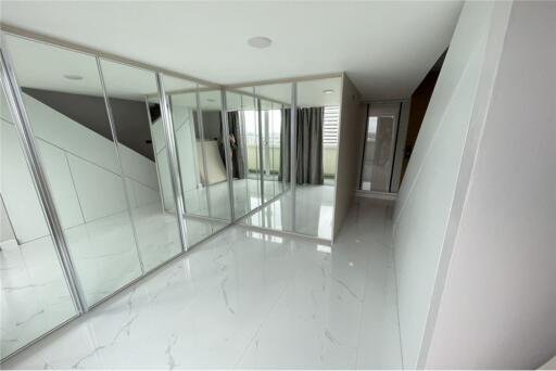 Renovated modern duplex penthouse near Thonglor - 920071001-9053