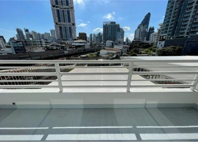 Luxury living newly renovated in sukhumvit 49