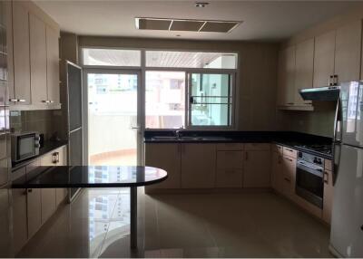 Spacious pet friendly unit in sukhumvit 20 - 920071001-9000