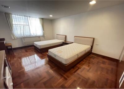 Pet friendly spacious with 3  balconies in soi 24