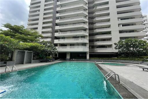 Pet friendly spacious with 3  balconies in soi 24