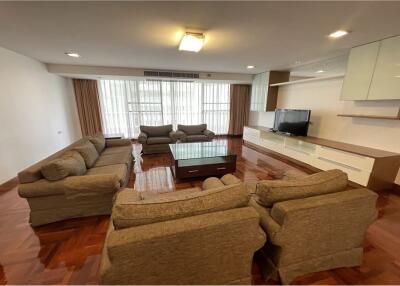 Pet friendly spacious with 3  balconies in soi 24