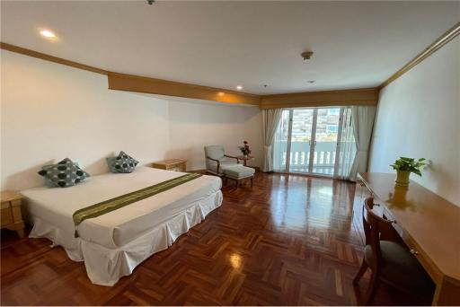 Spacious Pet friendly unit sukhumvit 20