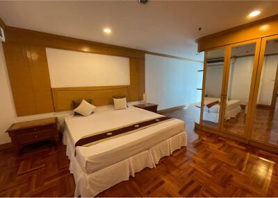 Spacious Pet friendly unit sukhumvit 20