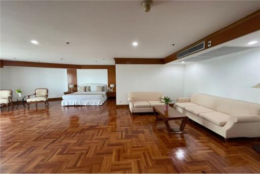 Spacious Pet friendly unit sukhumvit 20