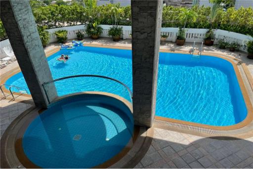 Spacious Pet friendly unit sukhumvit 20