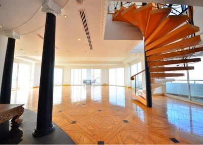 Beautiful Penthouse in Saichol Mansion For Rent - 920071001-5321