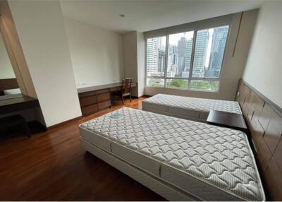 For rent 3+1 beds with a big balcony, in Sukhumvit 55 - 920071001-8673