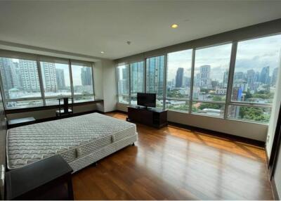 For rent 3+1 beds with a big balcony, in Sukhumvit 55 - 920071001-8673
