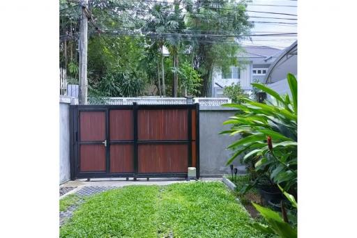 Modern,townhouse for sale,3+1bed,in Sukhumvit 63,BTS Ekamai - 920071001-8660