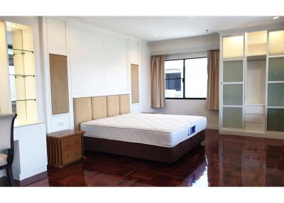 Duplex 4 Bedrooms / For Rent /   Promphong BTS