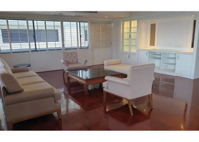 Duplex 4 Bedrooms / For Rent /   Promphong BTS - 920071001-8654