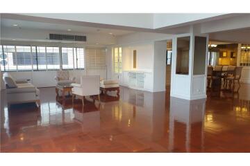 Duplex 4 Bedrooms / For Rent /   Promphong BTS - 920071001-8654