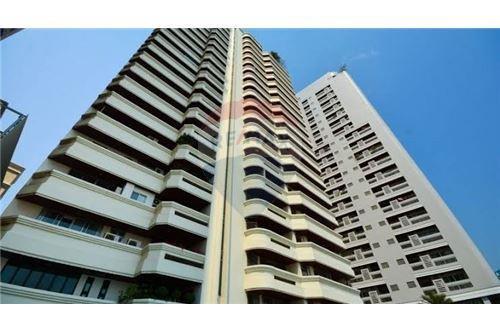 For Rent: Newly renovated 2+1 bedroom unit on the 18th floor at Newton Sukhumvit Soi 6, within walking distance to BTS NANA. - 920071001-8601