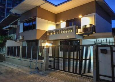 house for rent,2 storeys,3+1bed,pet friendly,in Sukhumvit 63,Ekamai,BTS Ekamai - 920071001-8580