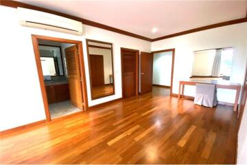 Spacious 3 Bedrooms For Rent Near BTS Asoke