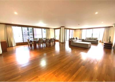 Spacious 3 Bedrooms For Rent Near BTS Asoke - 920071001-8490