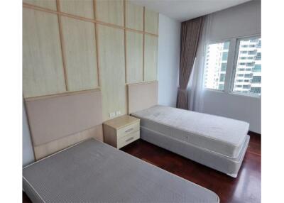 Apartment near BTS Phrompong Station