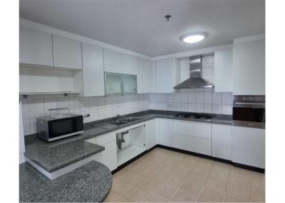 Apartment near BTS Phrompong Station