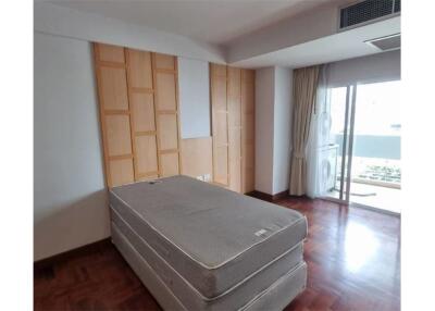 Special Co-vid Price Newly Apartment Pet Friendly 3 Beds For Rent Near BTS Phrompong Station