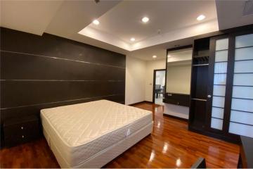 For rent pet friendly apartment 3 bedrooms Sukhumvit 19 BTS Asoke station