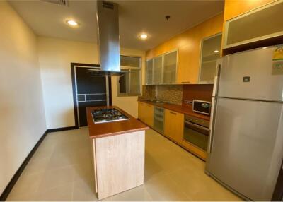 For rent pet friendly apartment 3 bedrooms Sukhumvit 19 BTS Asoke station - 920071001-8423