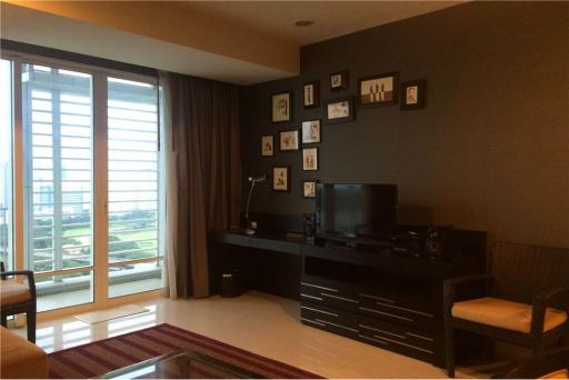 For Rent Spacious 2 Beds, Baan Rajprasong, BTS Rajdamri