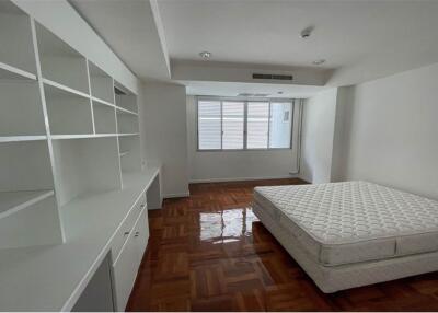Pet Friendly low rise Apartment 3+1 Beds  For Rent BTS Nana - 920071001-8379
