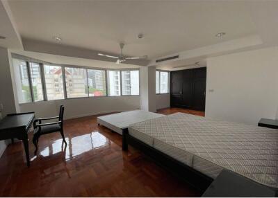 Pet Friendly low rise Apartment 3+1 Beds  For Rent BTS Nana